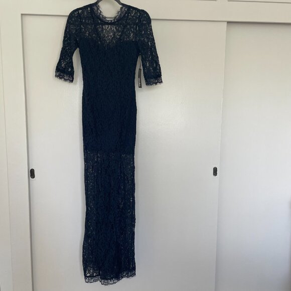 Lulus Lace Maxi Dress in navy - Picture 4 of 15
